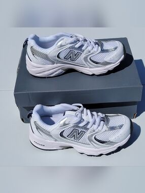 KIDS 7C NEW BALANCE 530 BUNGEE – WHITE – NEW IN BOX